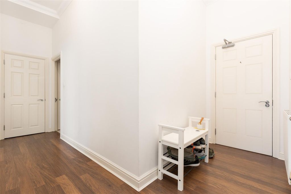 Additional image 5 of 2 bed flat for saleSouth Wing, Fairfield Hall, Kingsley Avenue, Fairfield SG5