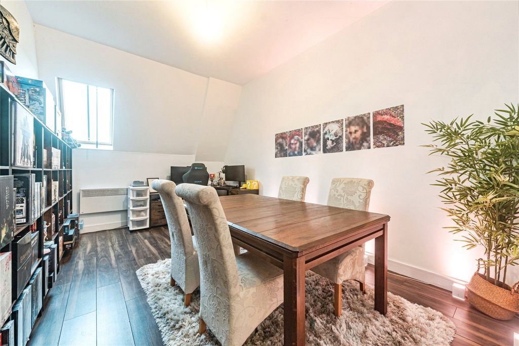 Additional image 17 of 2 bed flat for saleLittle Victoria Street, Basingstoke, Hampshire RG21