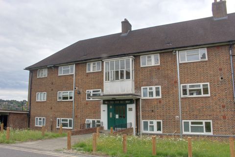 Kingsdown Avenue, South Croydon CR2