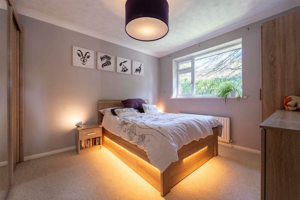Additional image 9 of 3 bed semi-detached house for saleRef: Re - Wentworth Drive, Broadstone BH18
