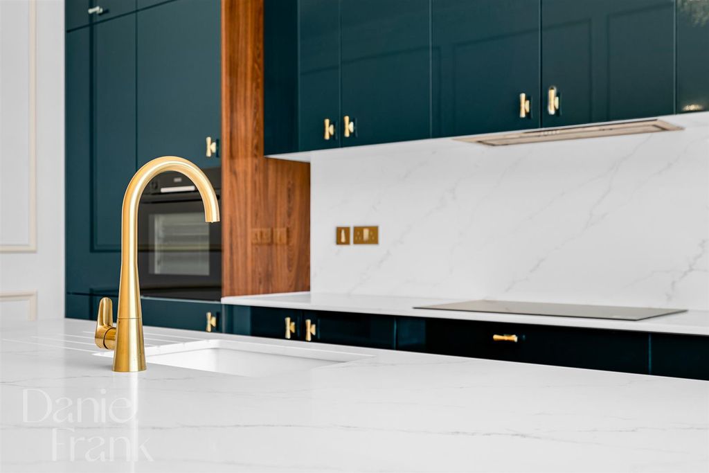 Additional image 12 of 5 bed semi-detached house for salePalmerston Road, Buckhurst Hill IG9