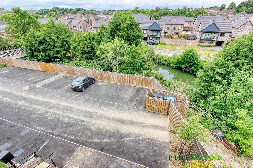 Additional image 8 of 2 bed flat for saleLaver Drive, Chesterfield S41