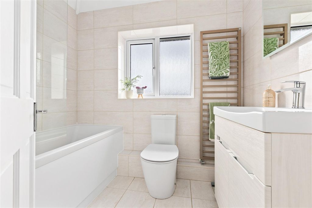 Additional image 18 of 3 bed semi-detached house for saleGrosvenor Road West, Baldock SG7