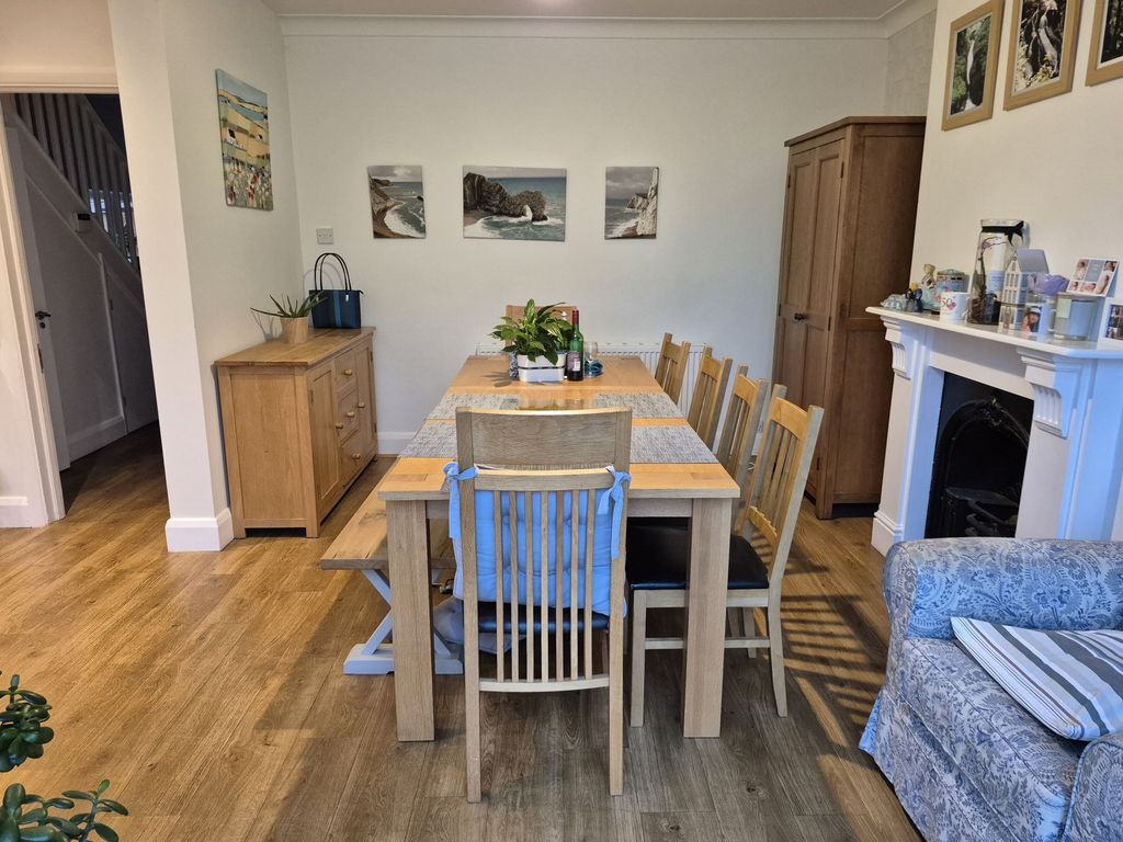 Additional image 5 of 4 bed semi-detached house for saleDevon Close, Buckhurst Hill IG9