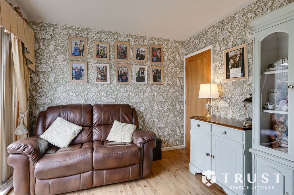 Additional image 11 of 3 bed semi-detached house for saleCarlinghow Lane, Batley WF17