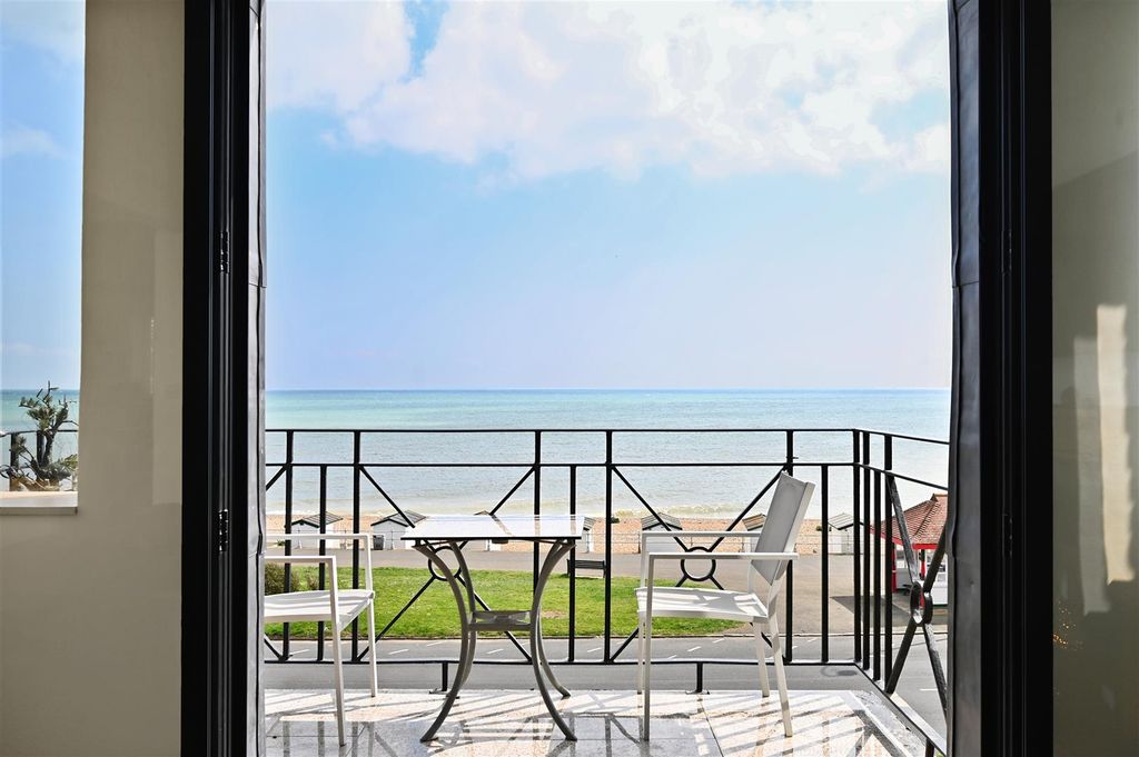 Additional image 6 of 3 bed flat for saleDe La Warr Parade, Bexhill-On-Sea TN40