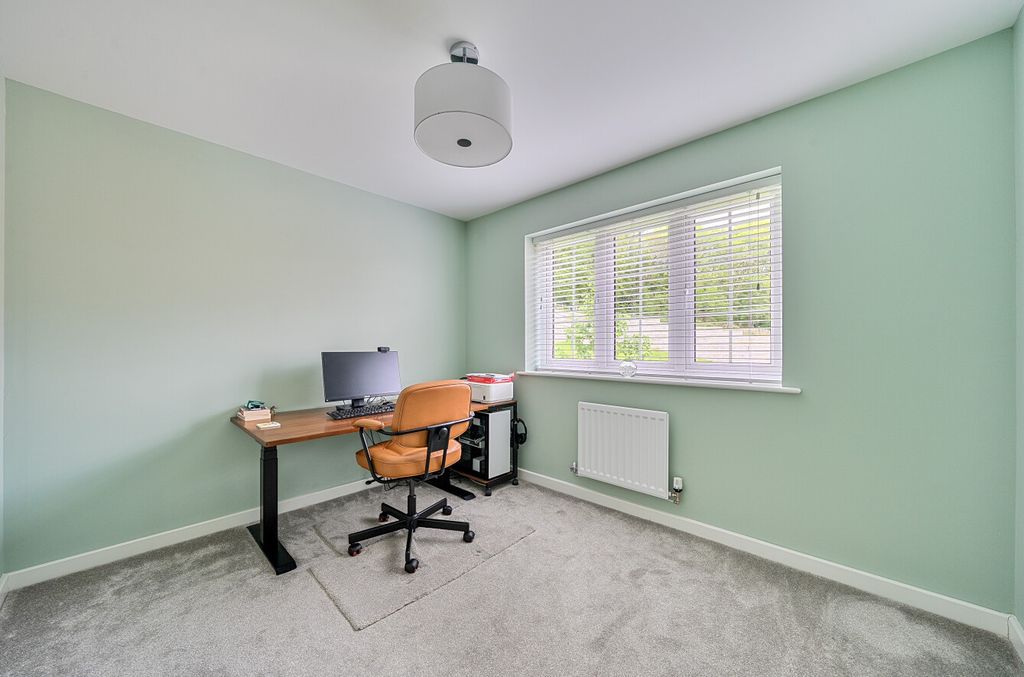 Additional image 9 of 5 bed detached house for saleWalton Close, Alton, Hampshire GU34