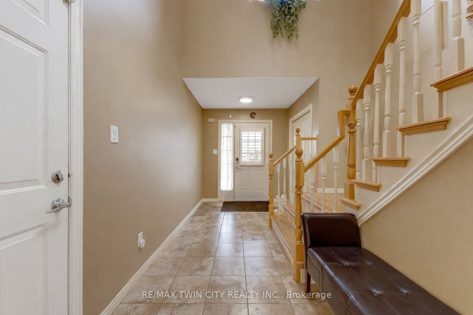 Additional image 3 of 924 Copper Leaf Crescent, Kitchener, ON, N2E 3W1