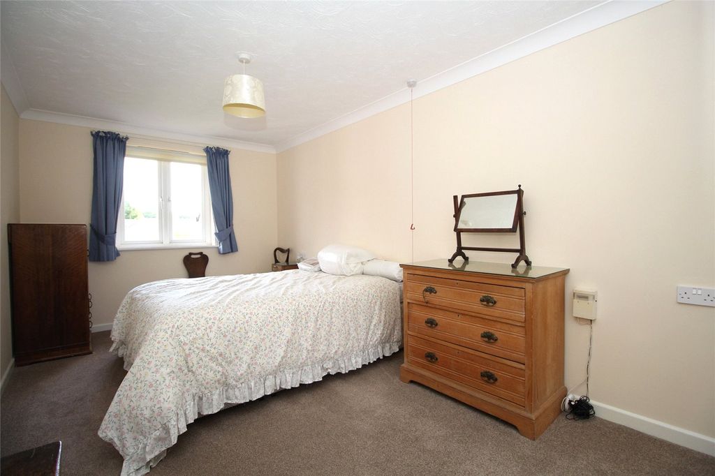 Additional image 7 of 1 bed flat for saleAckender Road, Alton, Hampshire GU34