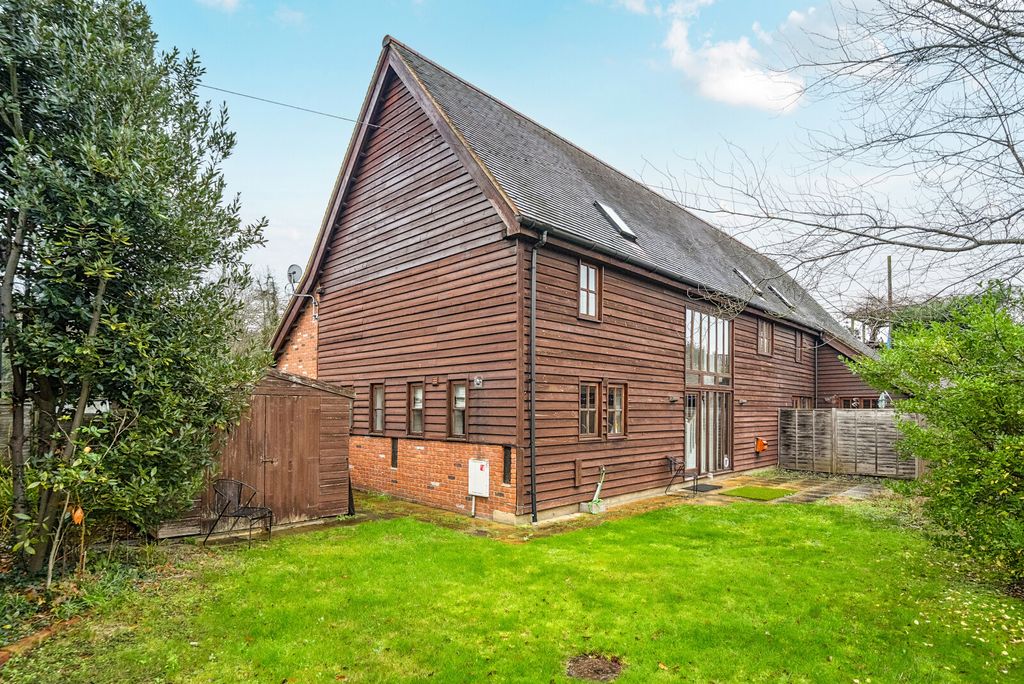 Additional image 11 of 3 bed semi-detached house for saleHatch Farm Mews, Addlestone KT15