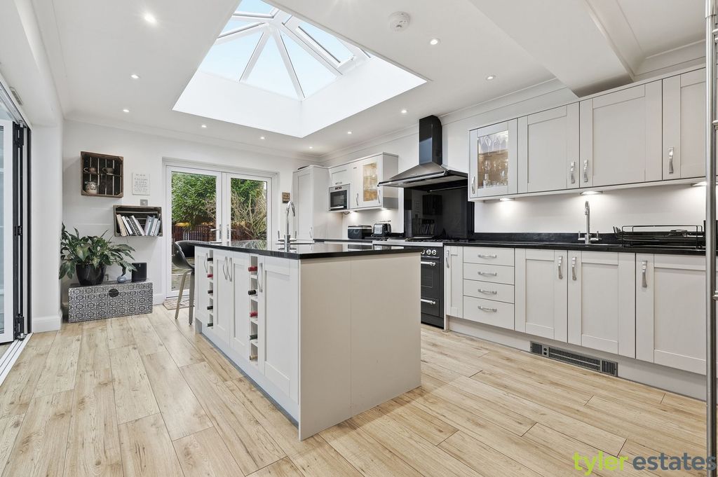 Additional image 2 of 5 bed detached house for saleNoak Hill Road, Billericay CM12