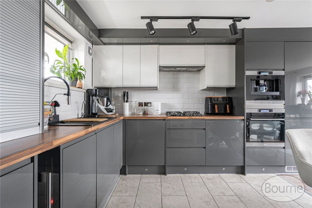 Additional image 2 of 2 bed flat for saleColliers Close, Goldsworth Park, Woking, Surrey GU21