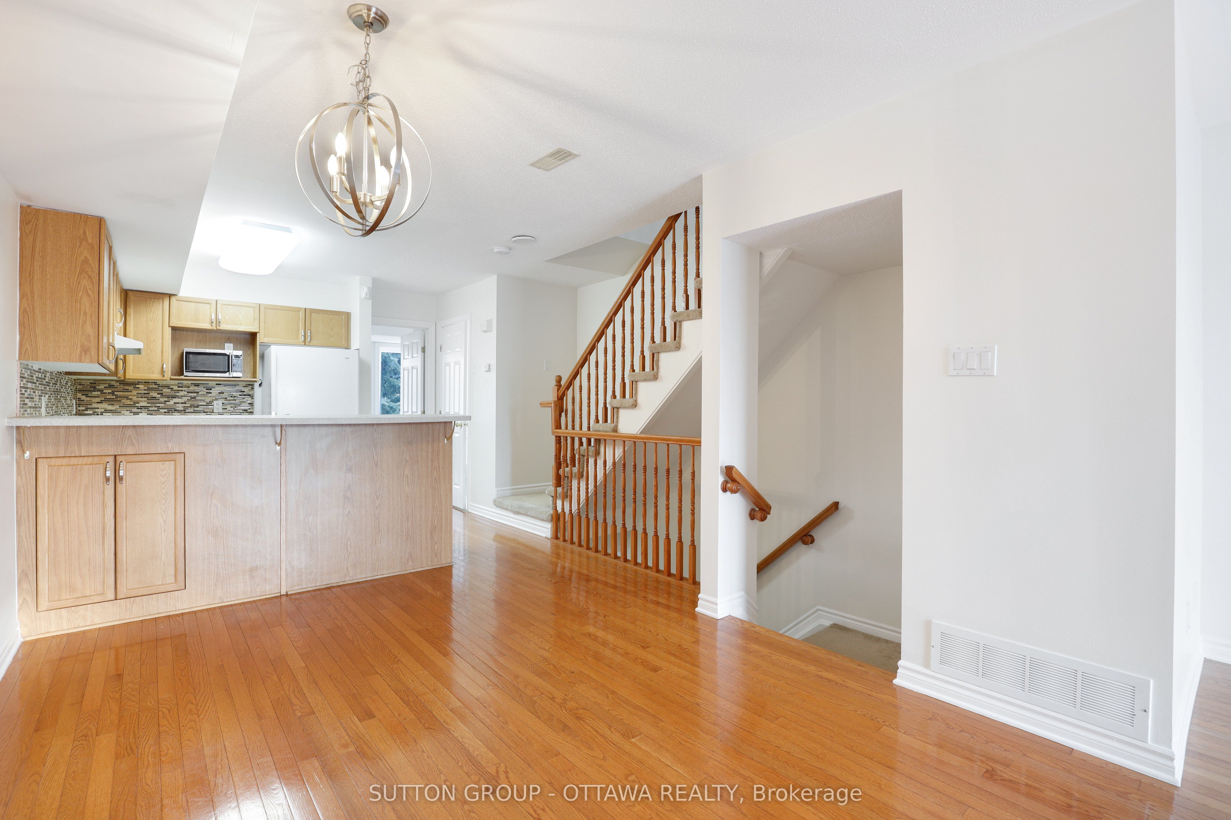 Additional image 4 of 115 Tall Pines Private, Ottawa, ON, K2H 1H1
