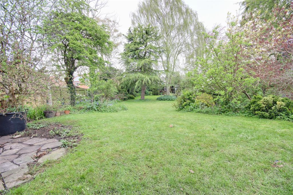 Additional image 14 of 3 bed semi-detached house for saleWoodlands Drive, Beverley HU17