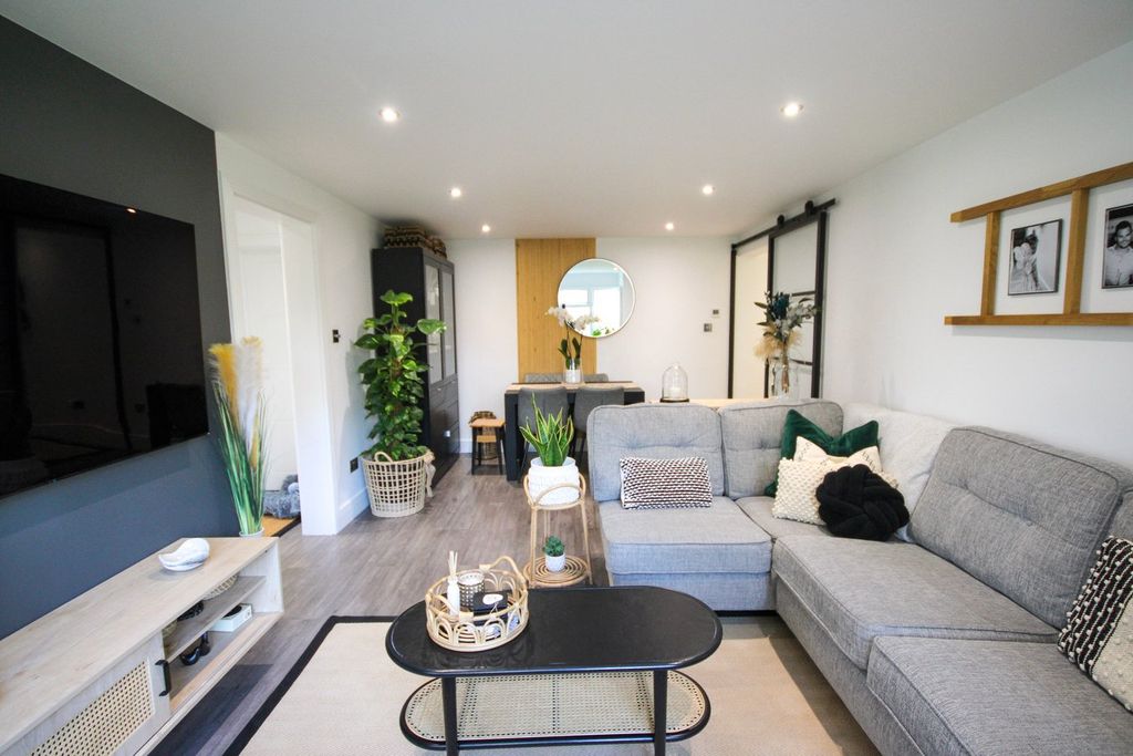 Additional image 6 of 3 bed flat for saleMarett Road, St Helier JE2