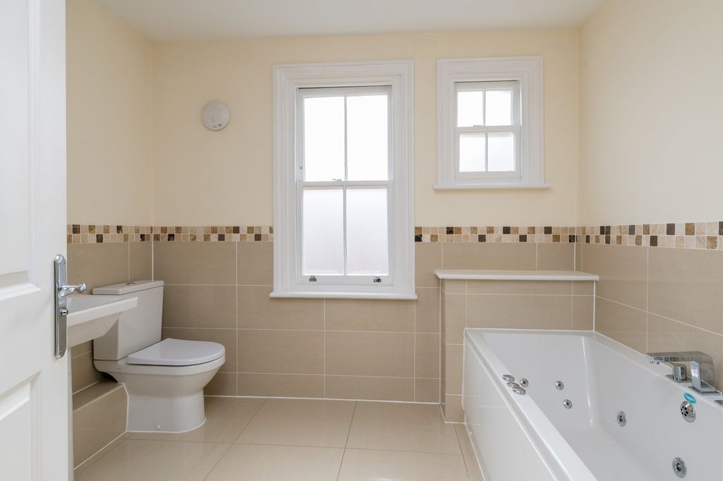 Additional image 20 of 6 bed town house for saleLansdowne Road, Bedford MK40
