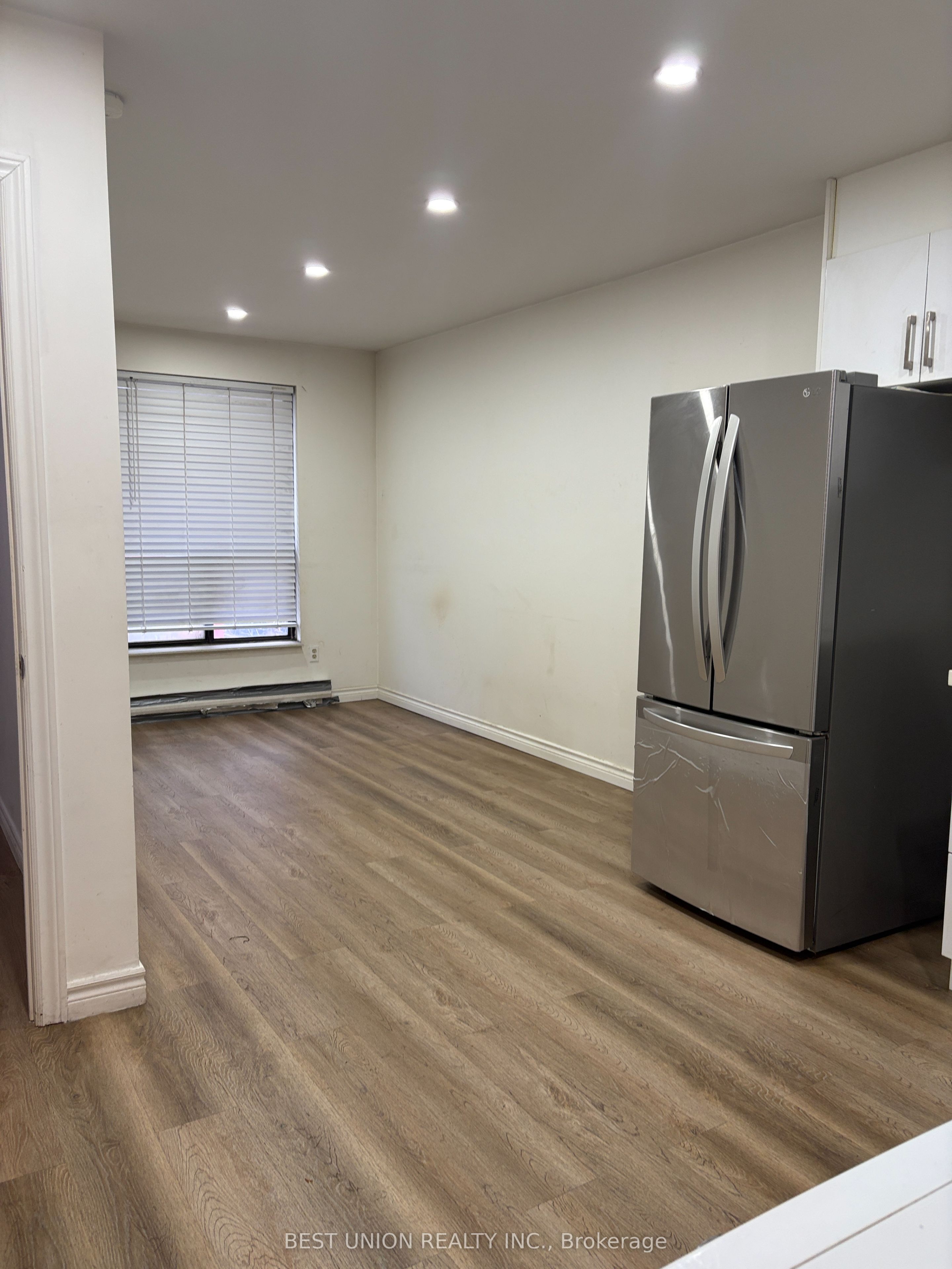 Additional image 4 of Upper Unit-422 Queen St W Street, Toronto, ON, M8V 2A7