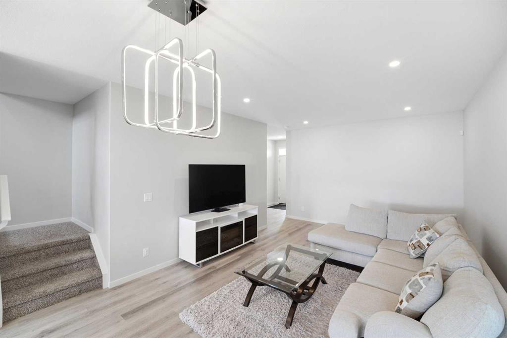 Additional image 6 of 34 Aquila Way NW, Calgary, AB, T3R 1Z6