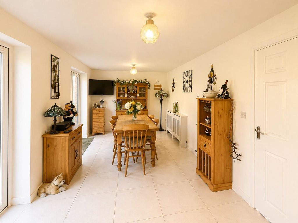 Additional image 7 of 5 bed detached house for saleChamberlayne Crescent, Berkeley GL13