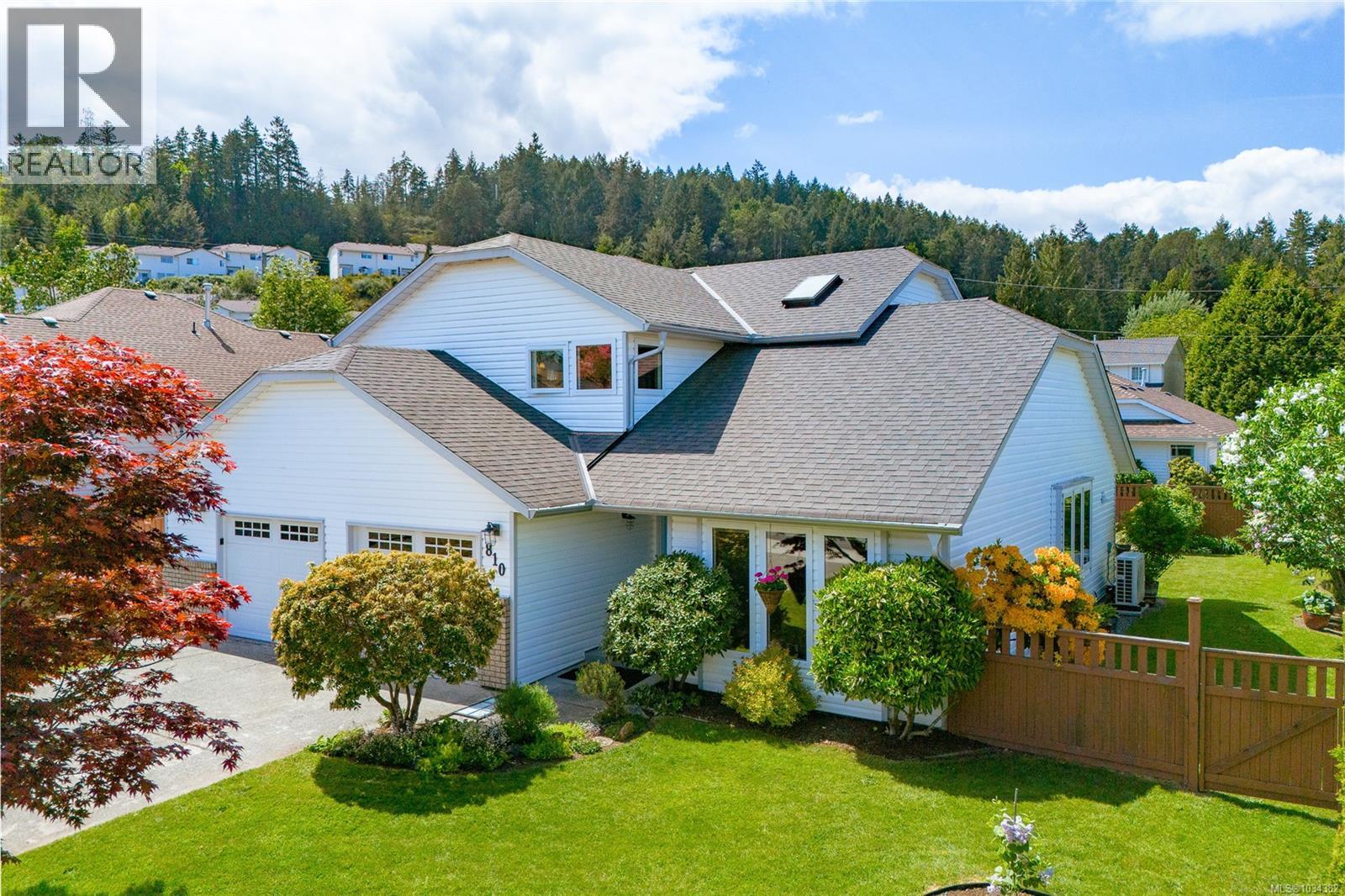810 Colonia Dr