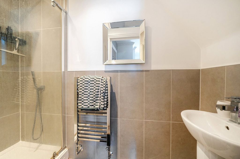 Additional image 10 of 2 bed flat for saleMagnolia Drive, Banstead, Surrey SM7