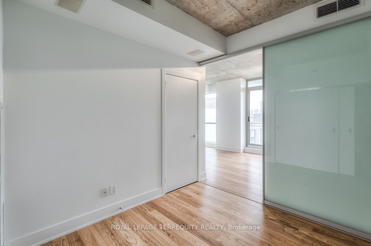 703-630 Queen Street E, Toronto, ON, M4M 1G3