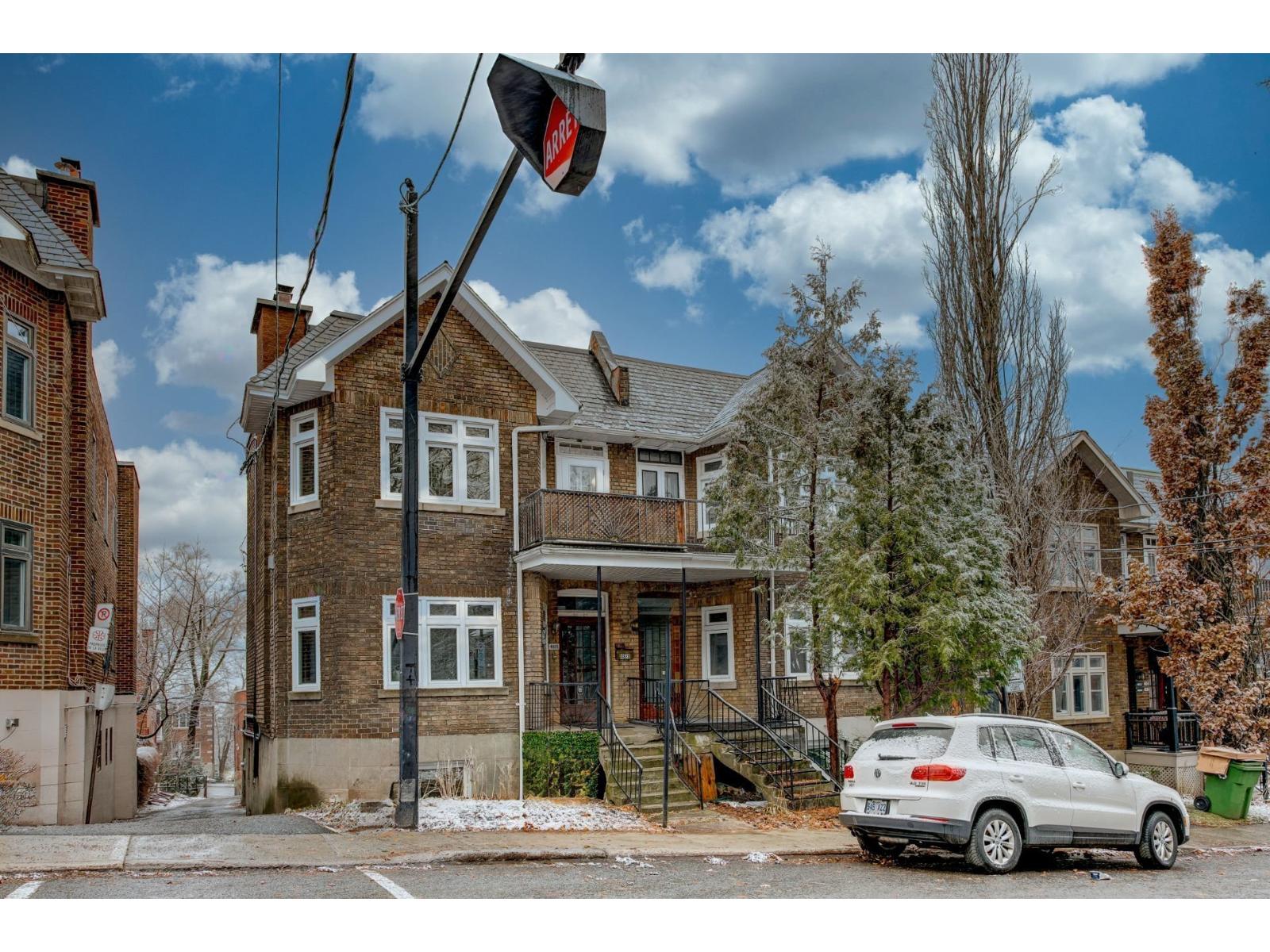 4820A Av. Grosvenor