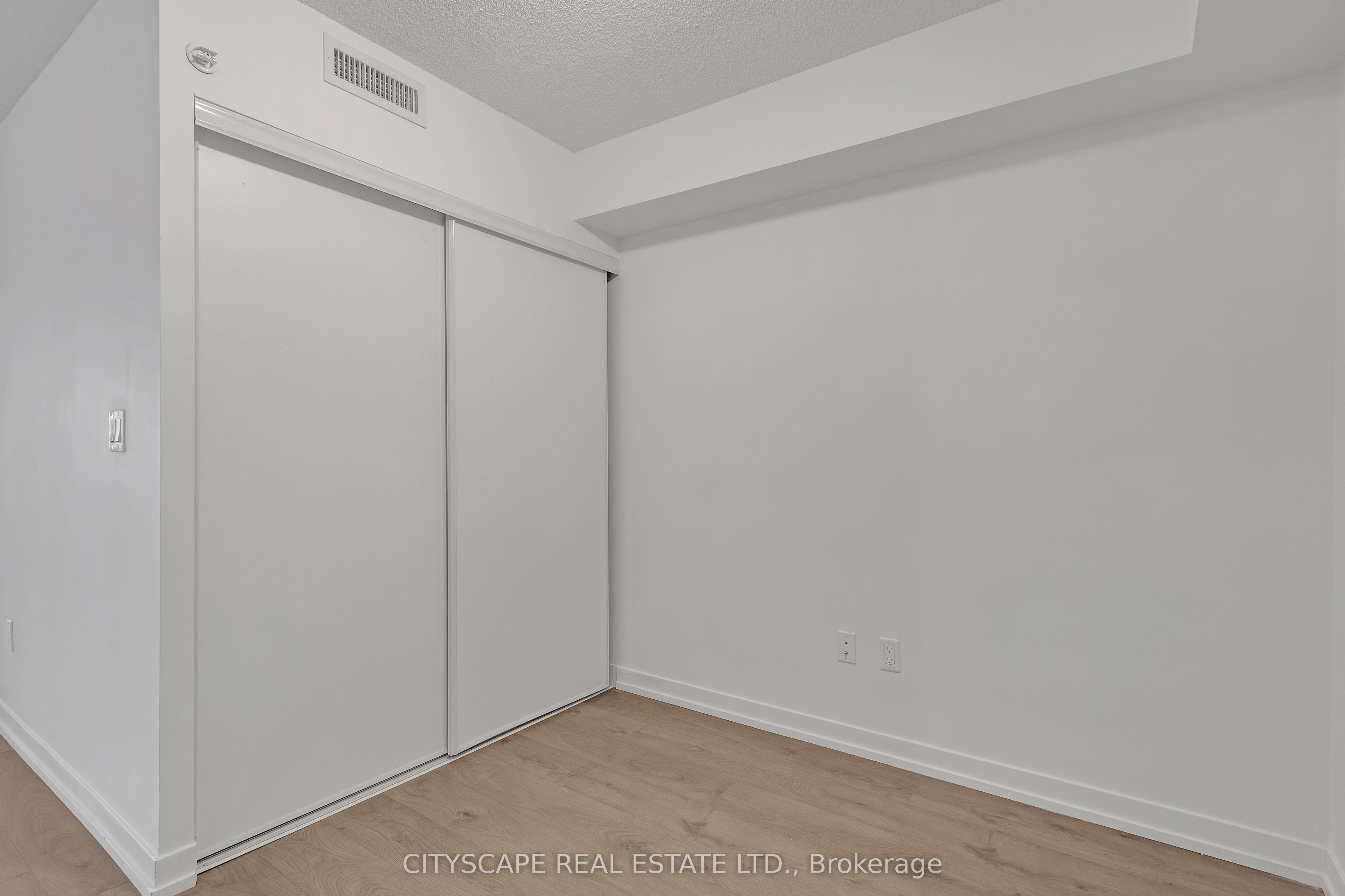 Additional image 6 of 1705-1410 Dupont Street, Toronto, ON, M6H 2B1