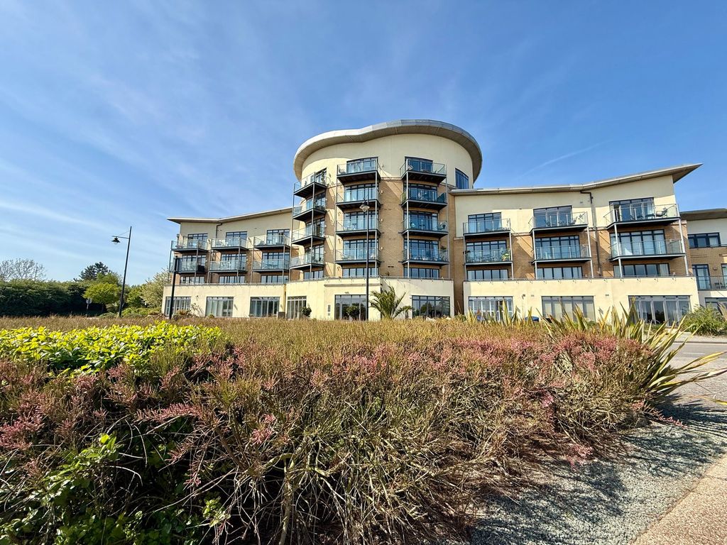 1 bed flat for saleWindsor Esplanade, Cardiff CF10