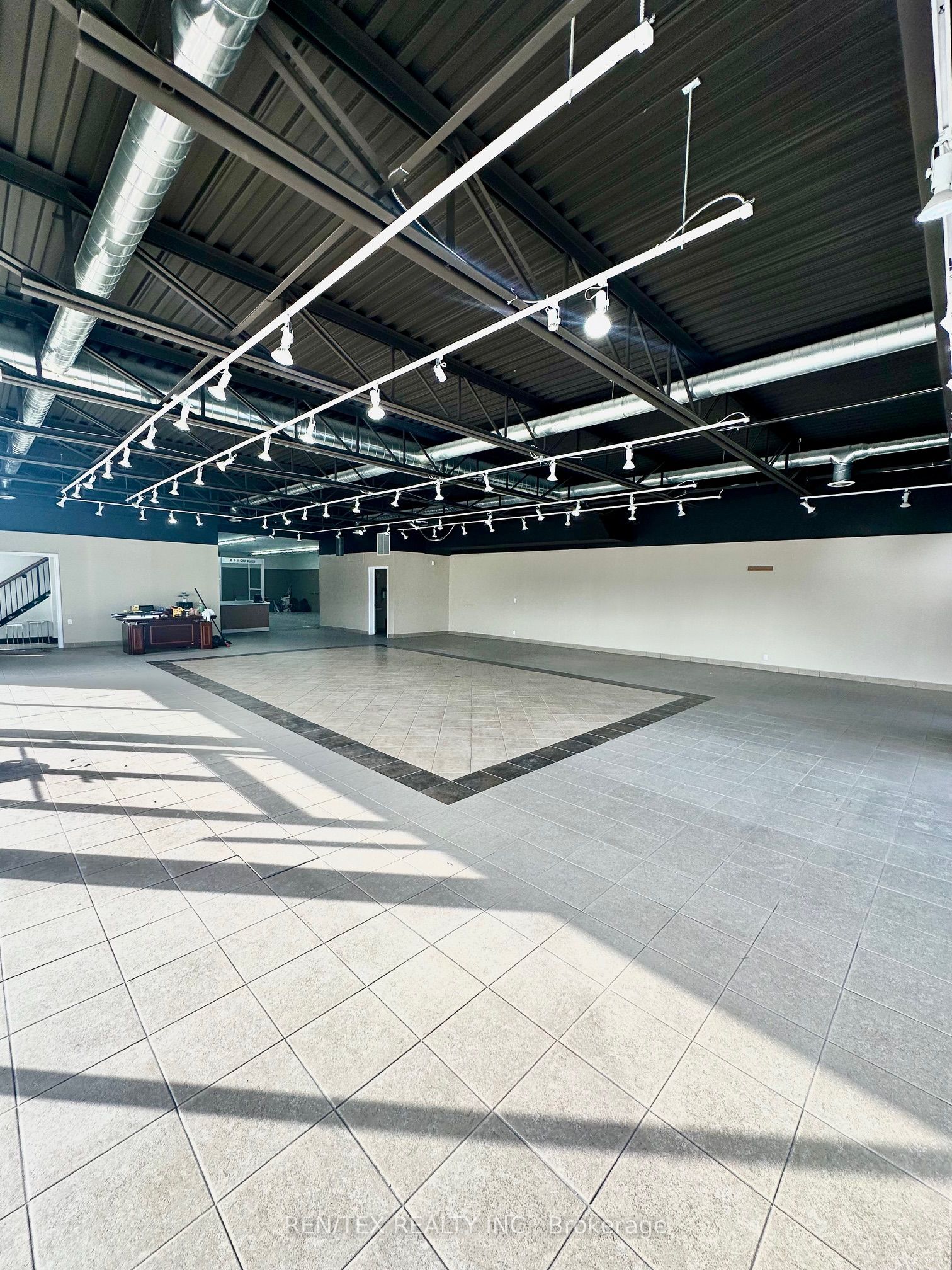 Additional image 3 of Main Floor-5781 Highway 7 N/a W, Vaughan, ON, L4L 1T7