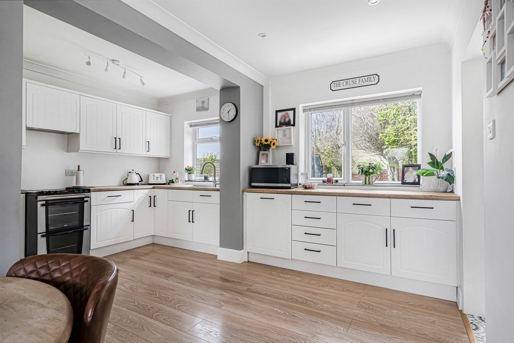 Additional image 7 of 4 bed semi-detached house for saleWhitedown Lane, Alton, Hampshire GU34