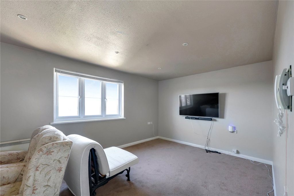 Additional image 4 of 1 bed flat for saleAlexandra Court, Alexandra Road, Barnstaple EX32