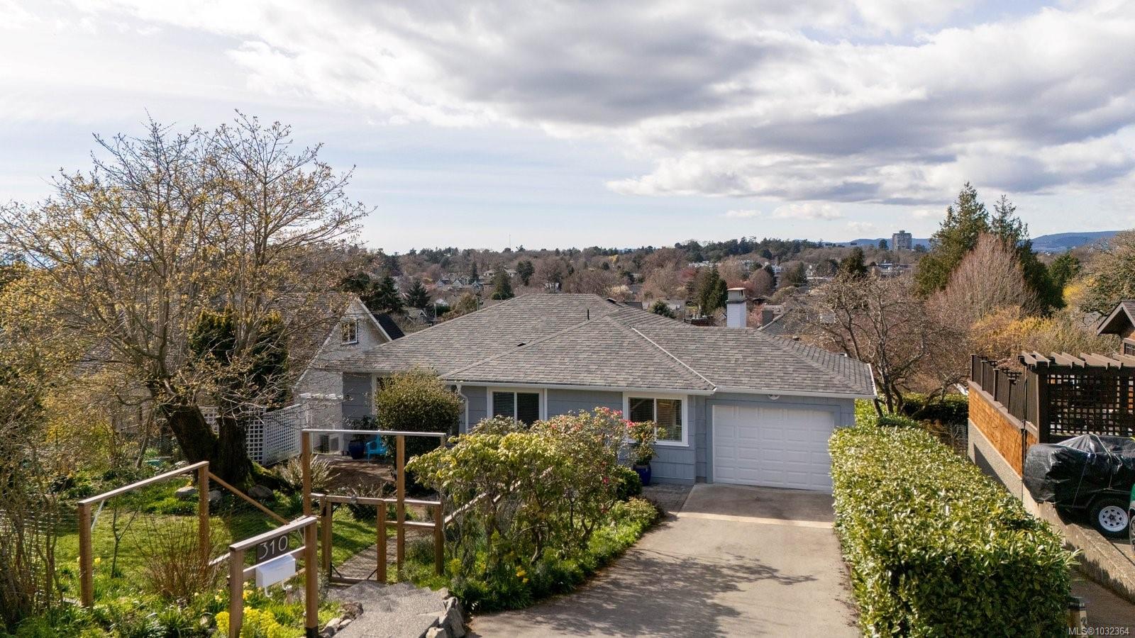 310 Windermere Place, Victoria, BC, V8S 3J3
