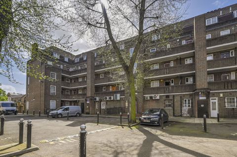 Cahir Street, Isle Of Dogs, London E14