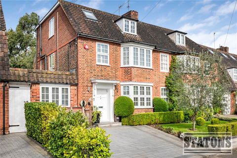 Southway, Totteridge, London N20