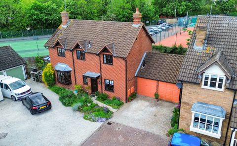 Carisbrooke Park, Knighton, Leicester LE2