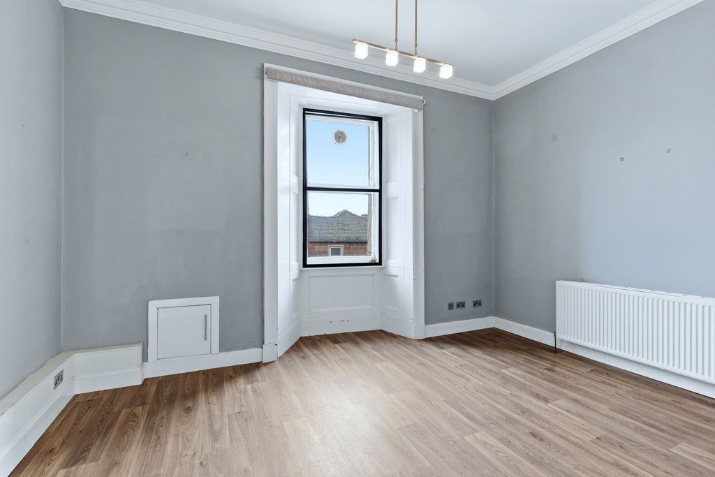 Additional image 2 of 2 bed flat for saleHigh Street, Kirriemuir DD8