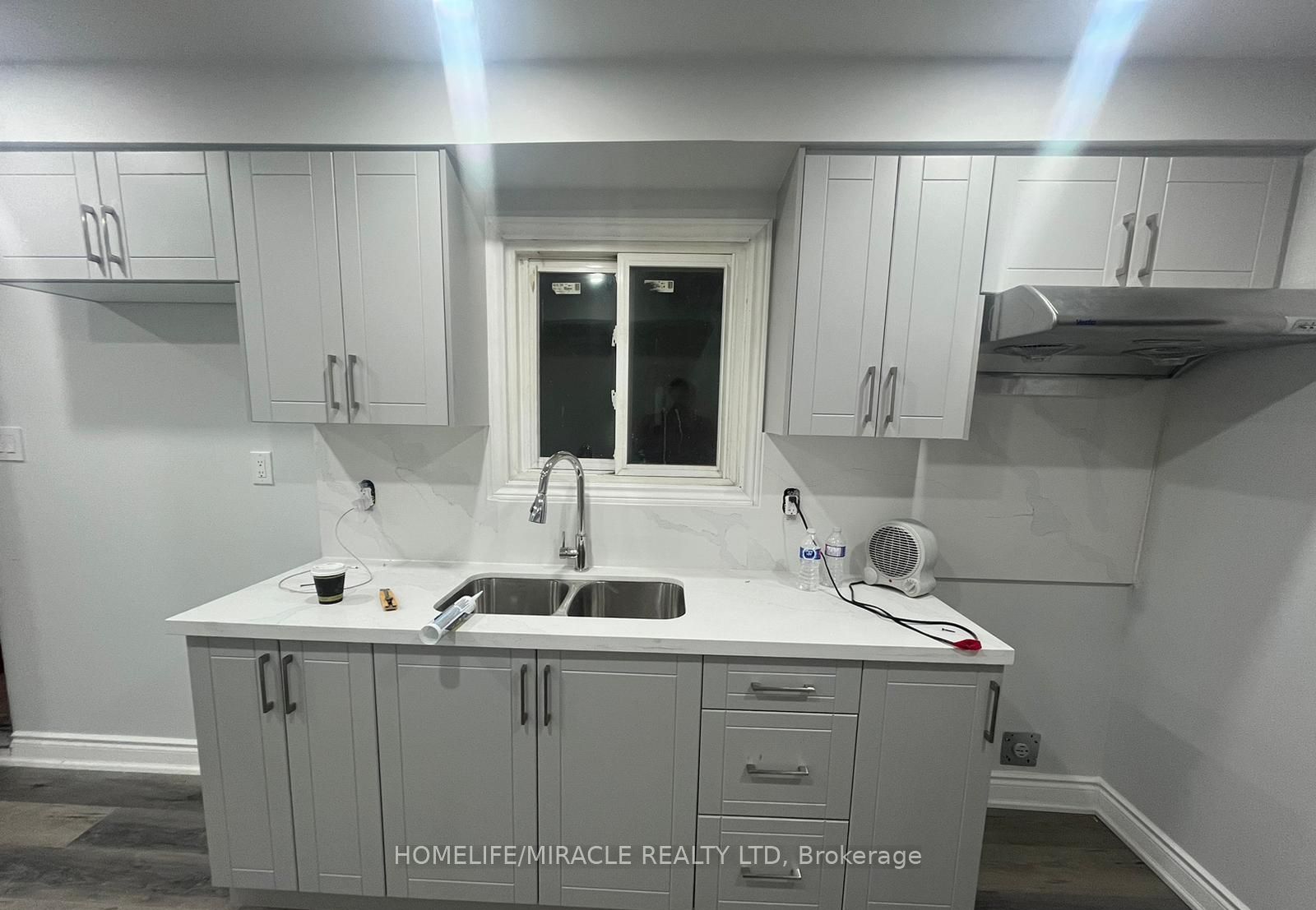 8 Rotherglen Court, Brampton, ON, L6X 2S1