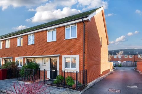 St. Agnes Way, Reading, Berkshire RG2