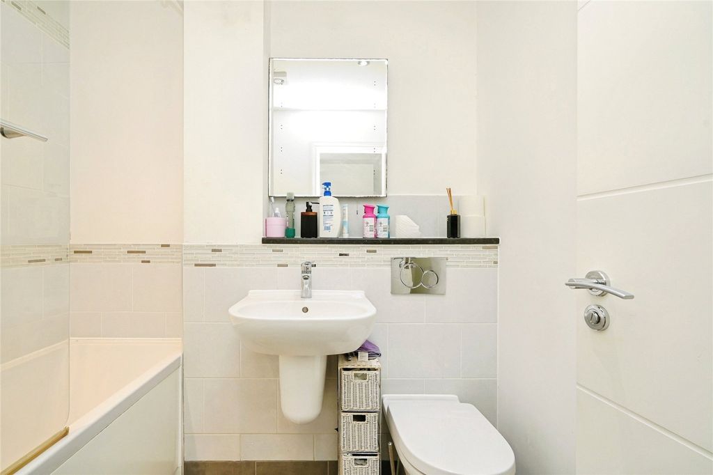 Additional image 11 of 2 bed flat for saleWesley Lane, Bicester, Oxfordshire OX26