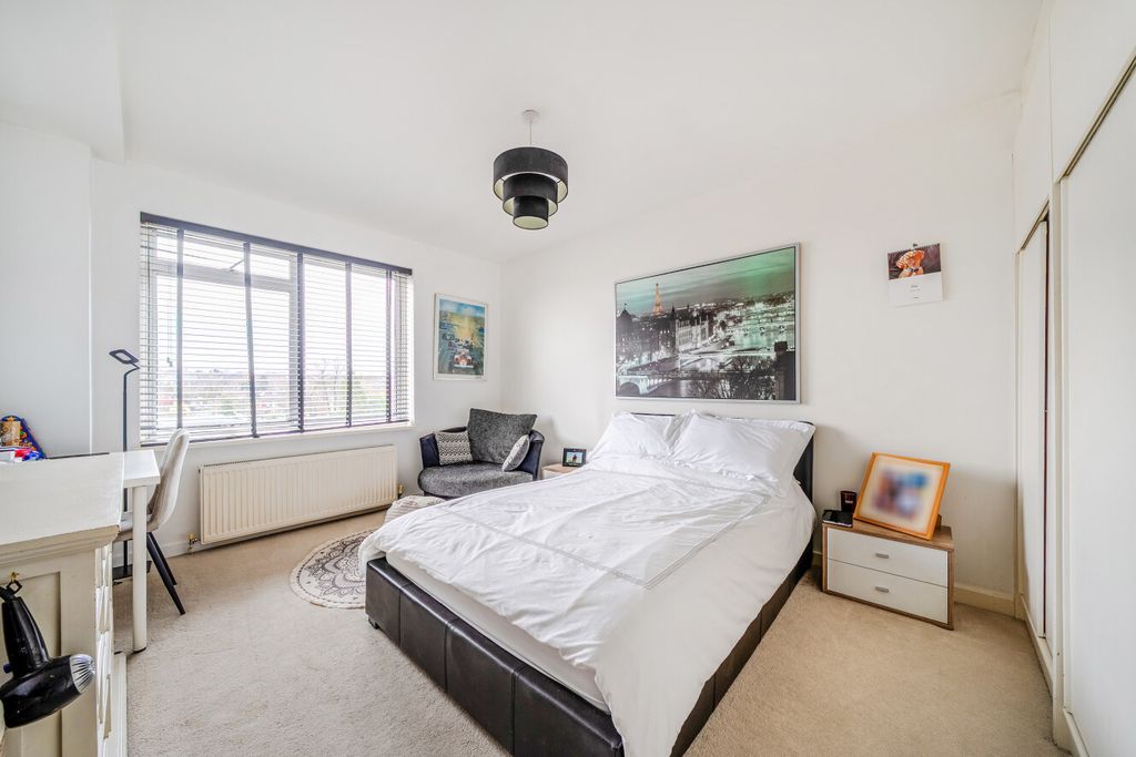 Additional image 9 of 3 bed flat for saleParkside, Court Downs Road, Beckenham, Kent BR3