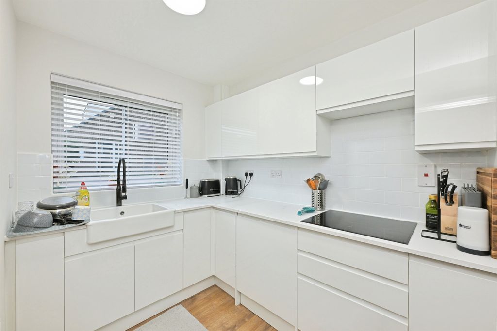 2 bed flat for saleBuryholme, Broxbourne EN10