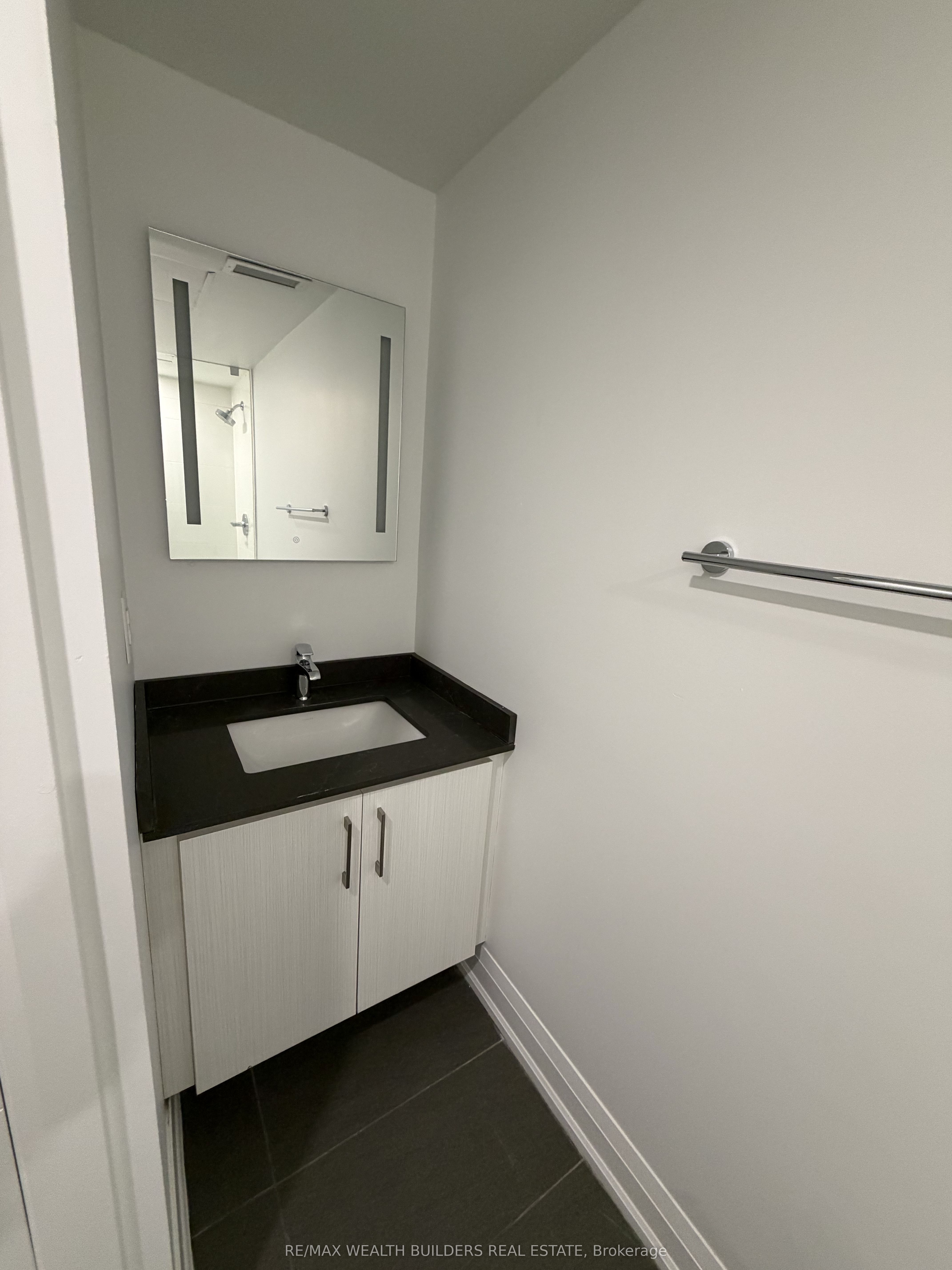 Additional image 6 of 1-215 Jarvis Street, Toronto, ON, M5J 2C1