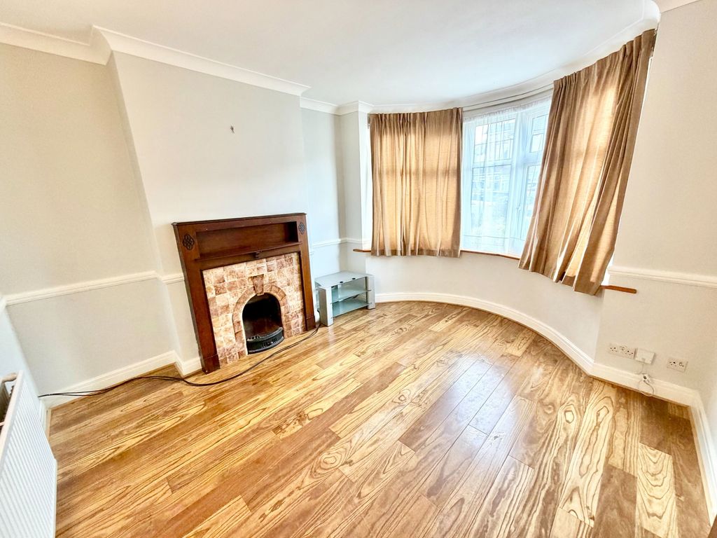 Additional image 13 of 4 bed semi-detached house for saleSt. Georges Avenue, Kingsbury, London NW9