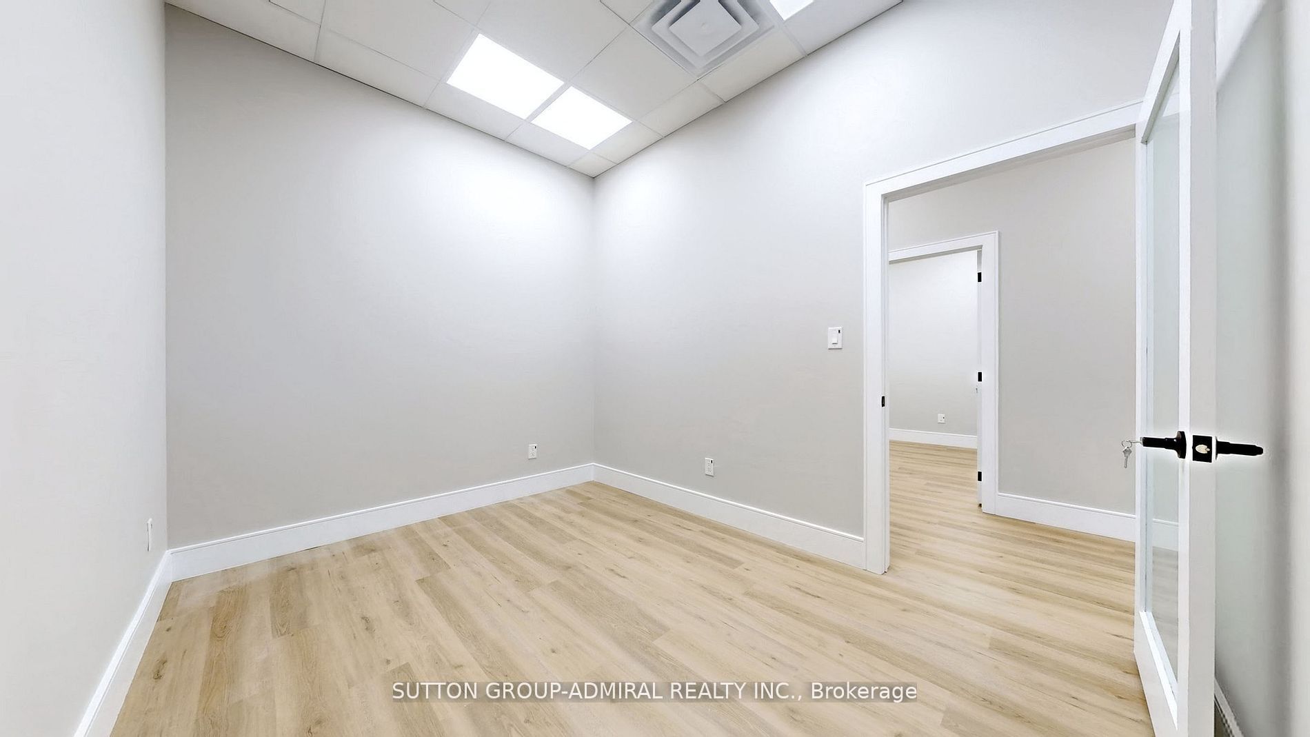 Additional image 4 of 18 and 19-800 Petrolia Road, Toronto, ON, M3J 3K4