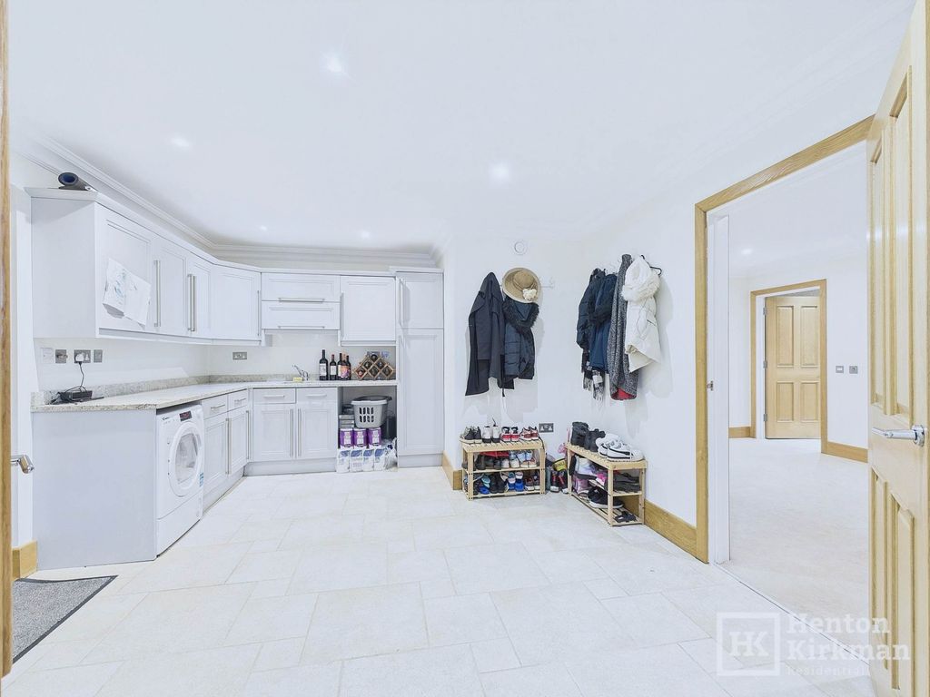 Additional image 13 of 5 bed detached house for saleNoak Hill Road, Billericay CM12