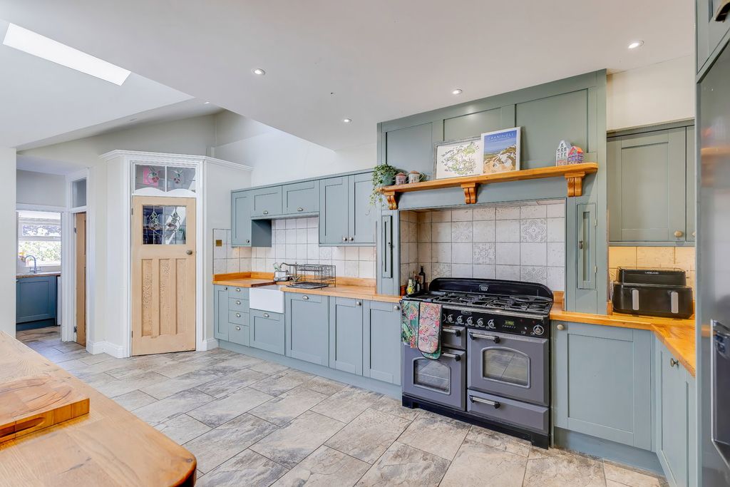 Additional image 12 of 3 bed detached house for saleEarls Court Road, Penylan, Cardiff CF23
