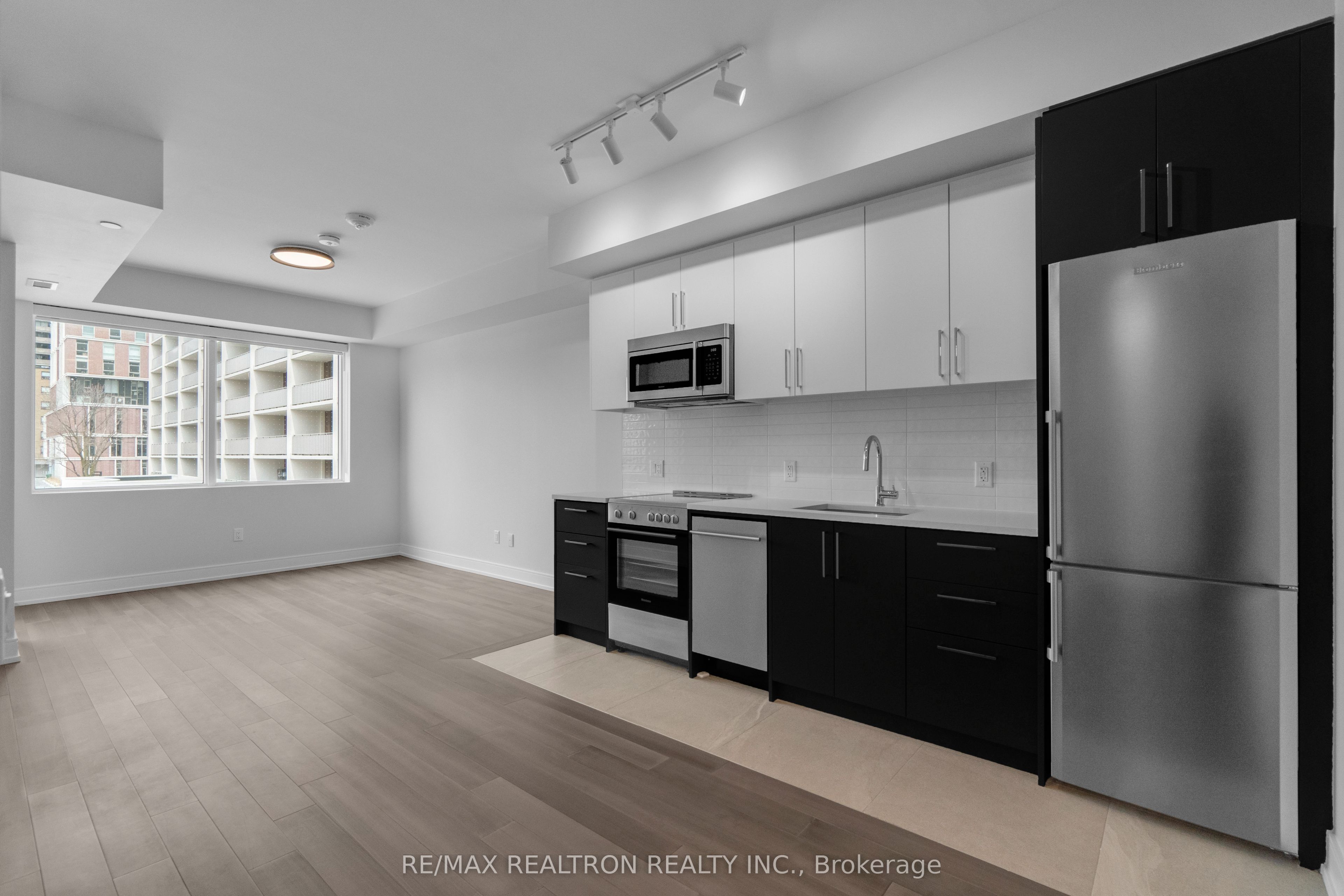 Additional image 4 of 205-664 Spadina Avenue, Toronto, ON, M5S 2H7