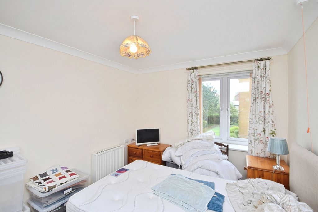 1 bed flat for saleCwrt Hywel, Gorseinon SA4 photo 4
