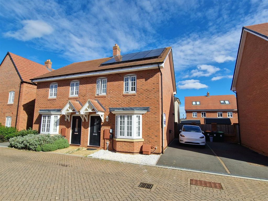 3 bed semi-detached house for saleArcher Street, Great Denham, Bedford MK40